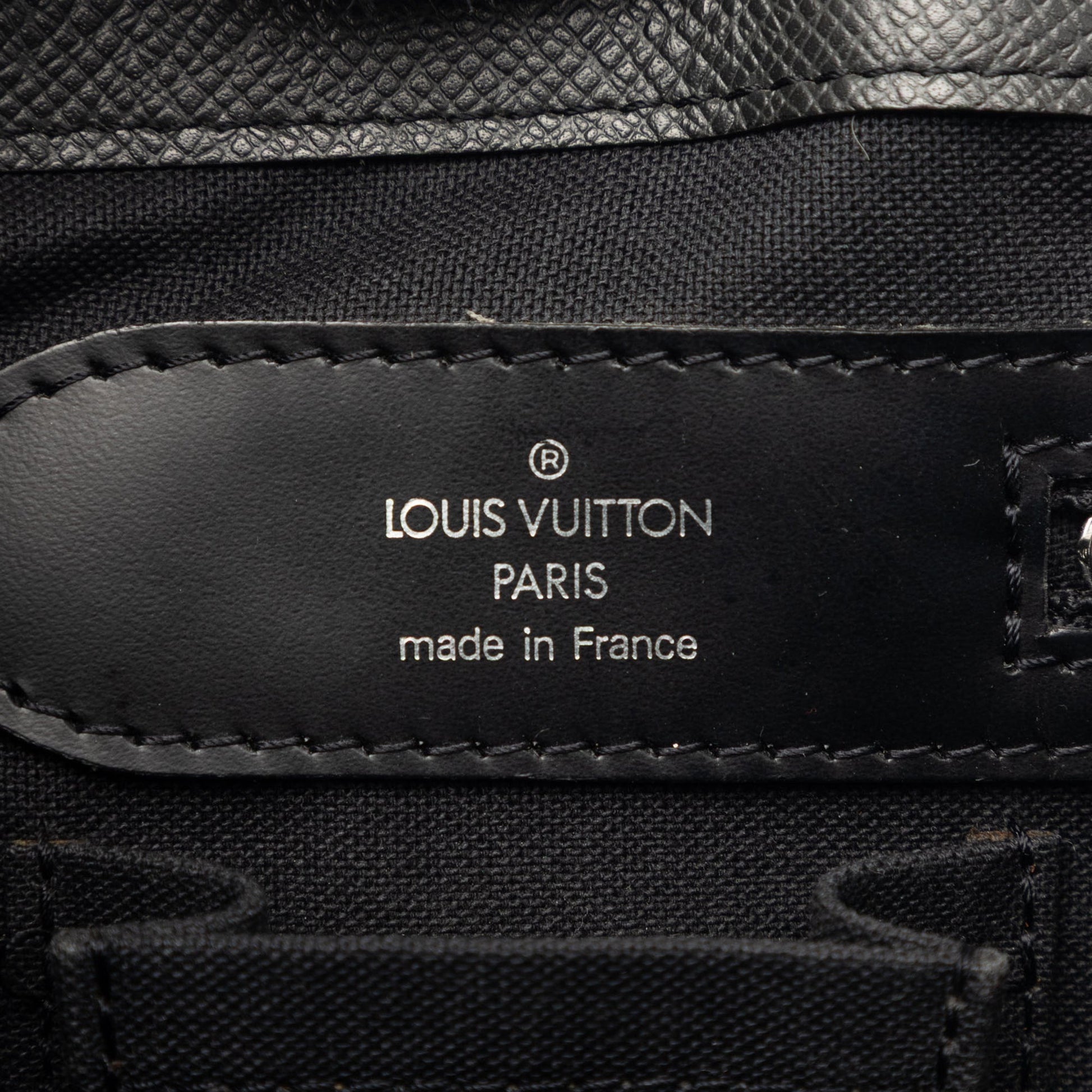Louis Vuitton Taiga Kasbek PM