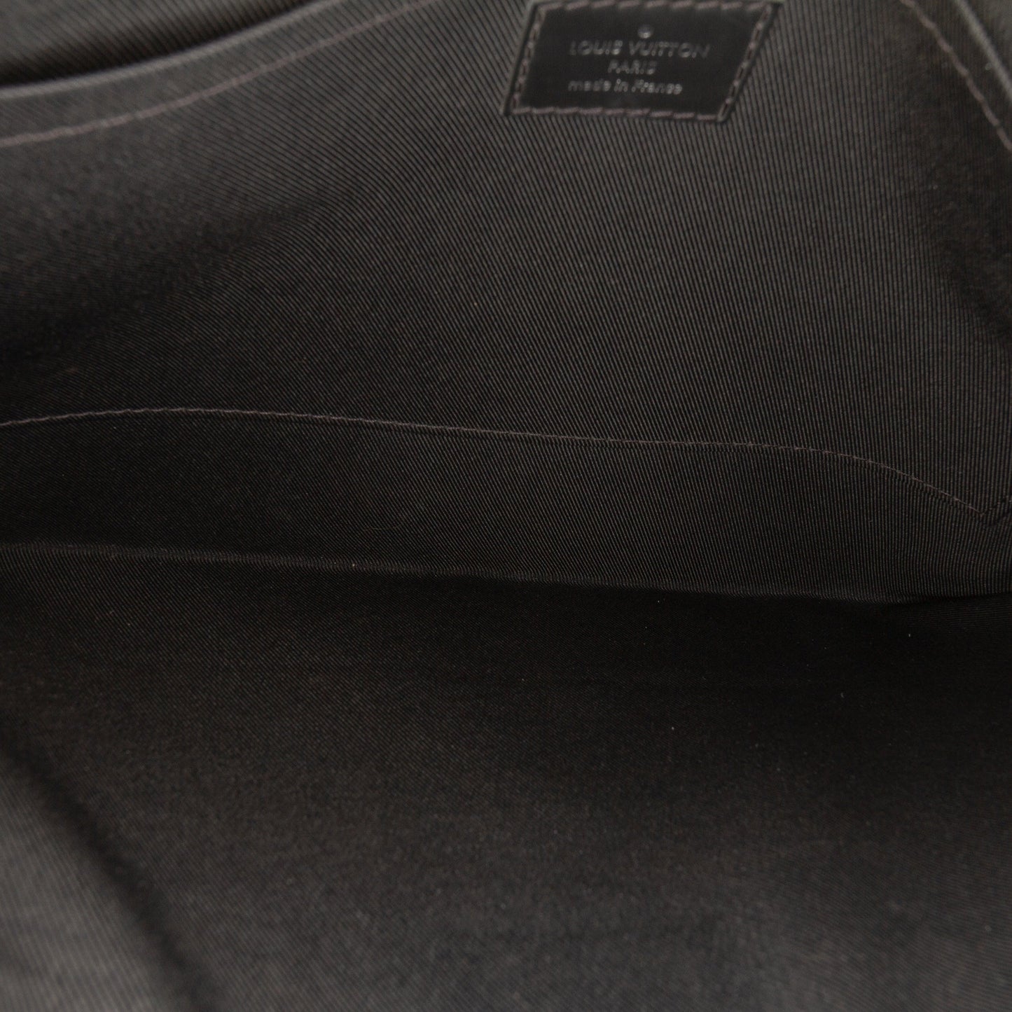 Louis Vuitton Monogram Eclipse Discovery Pochette GM