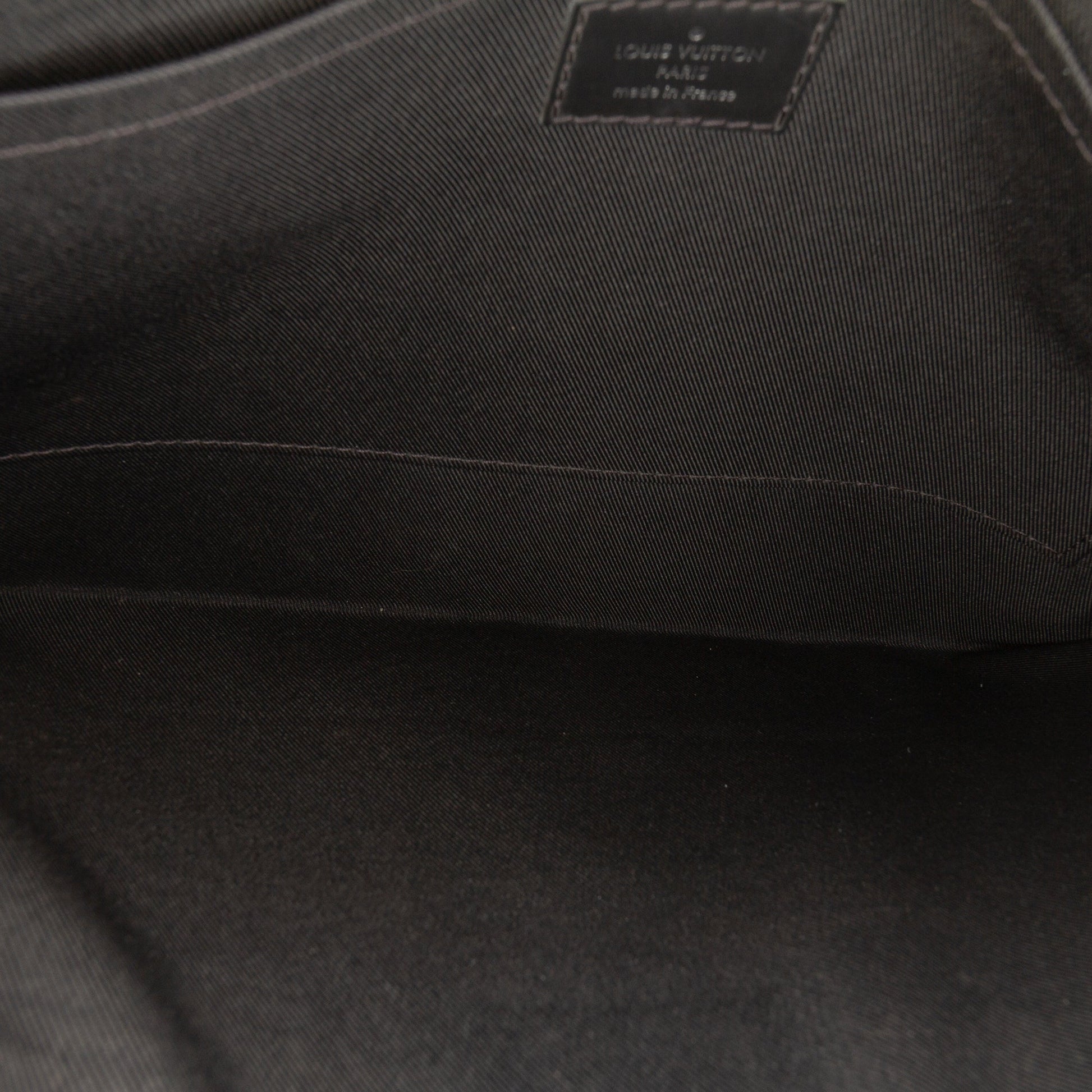Louis Vuitton Monogram Eclipse Discovery Pochette GM