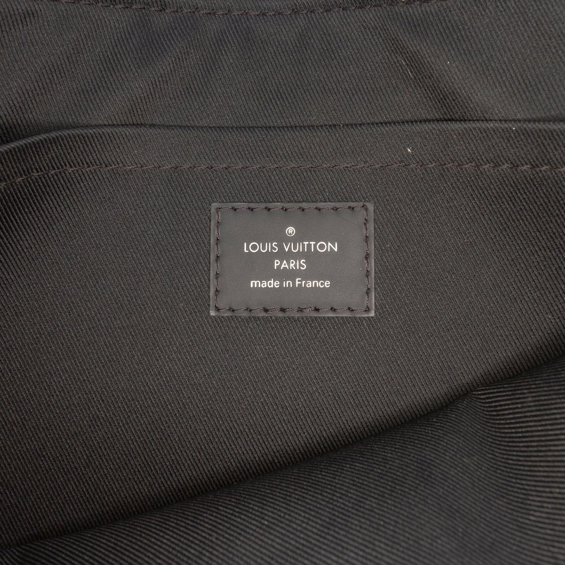 Louis Vuitton Monogram Eclipse Discovery Pochette GM