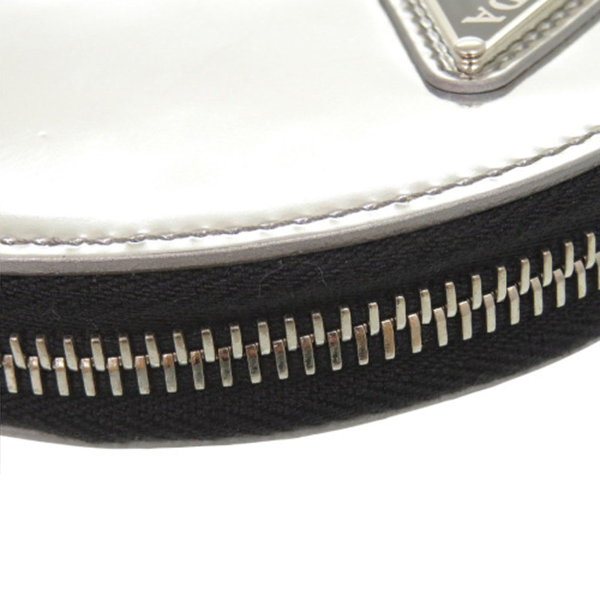 Spazzolato Round Chain Coin Crossbody