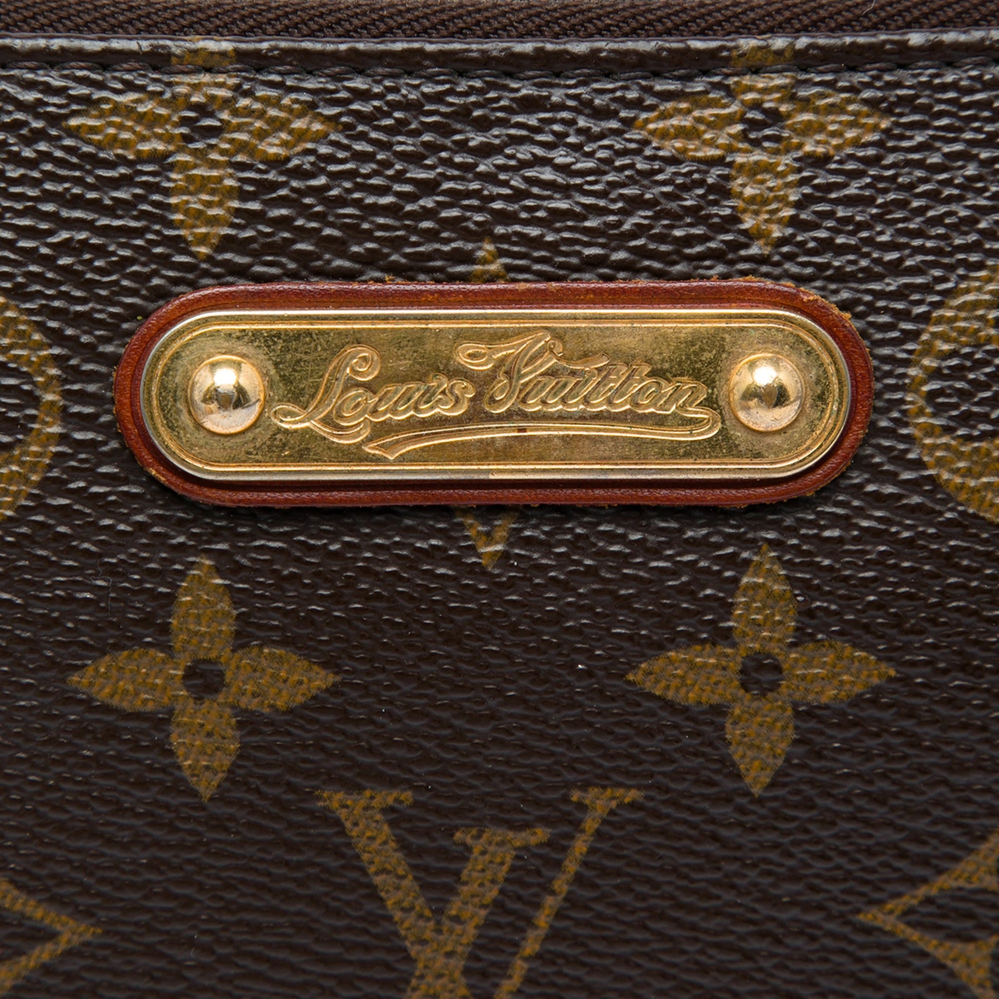 Louis Vuitton Monogram Pochette Milla MM