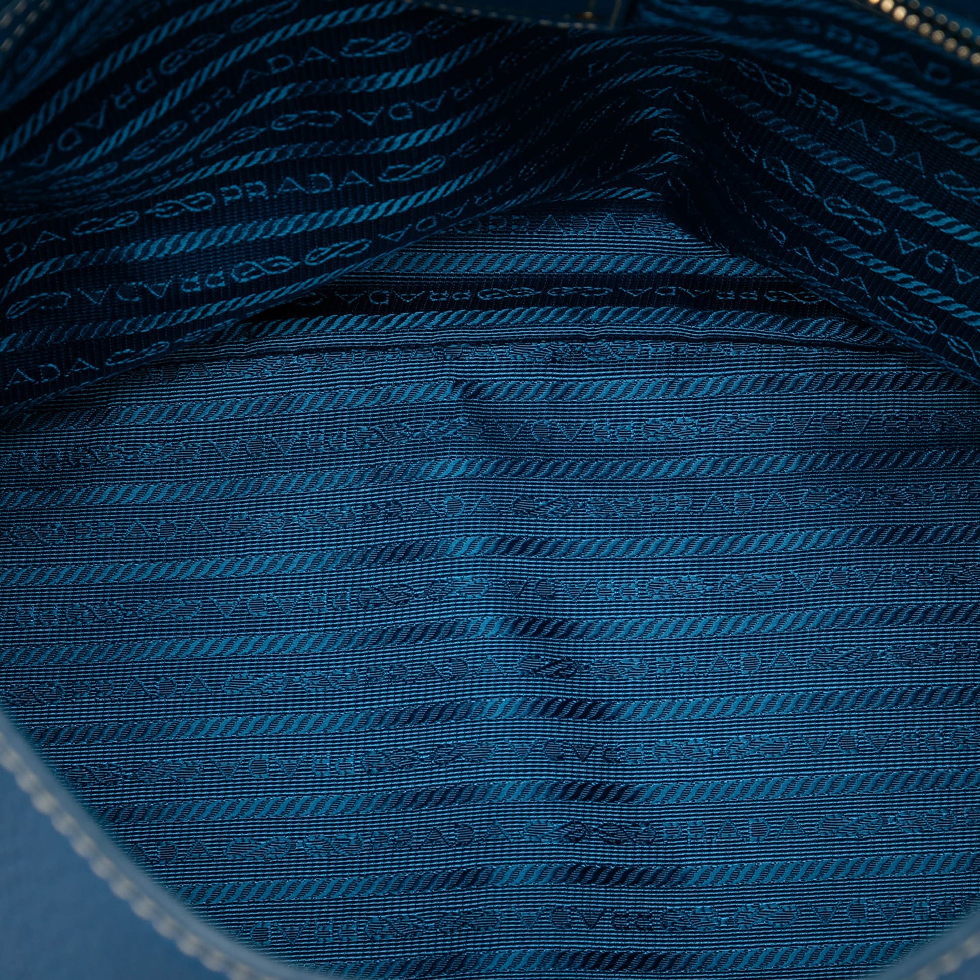 Prada Vitello Daino Hobo
