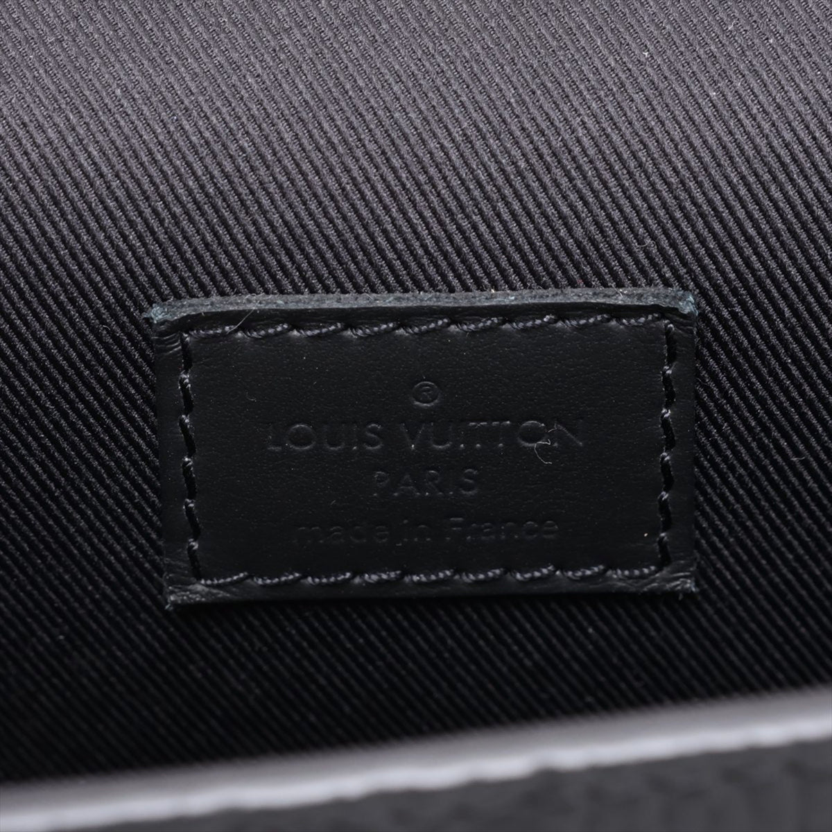 Louis Vuitton Monogram Taurillon Steamer Wearable Wallet — Black