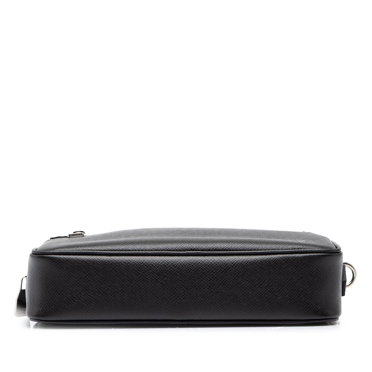 Louis Vuitton Taiga Pochette Kasai — Black