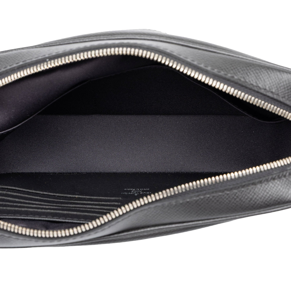 Louis Vuitton Taiga Pochette Kasai — Black
