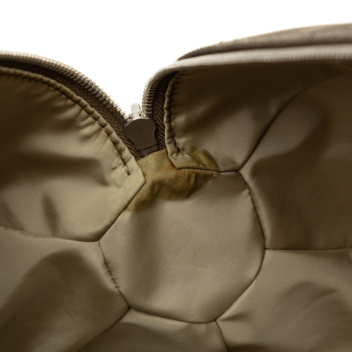 Louis Vuitton Damier Geant Attaquant