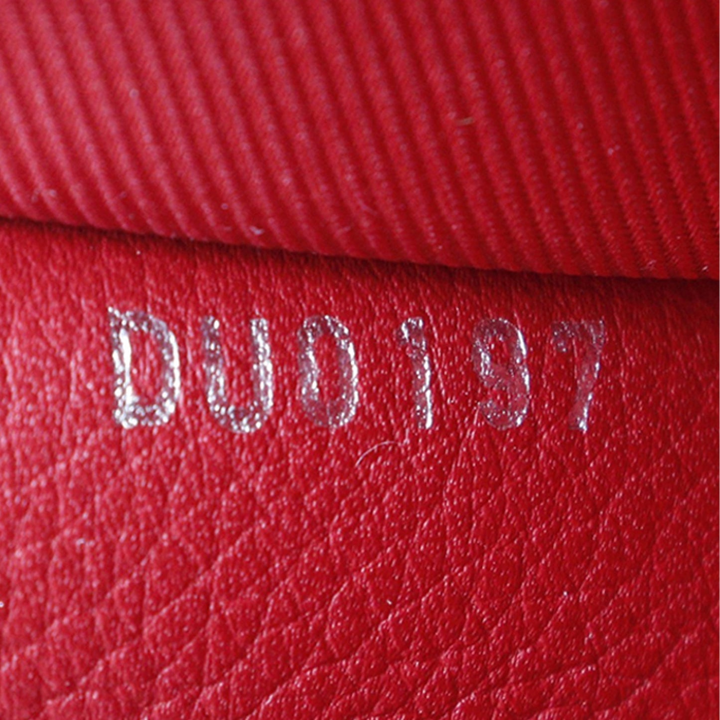 Louis Vuitton Leather Lockme II BB