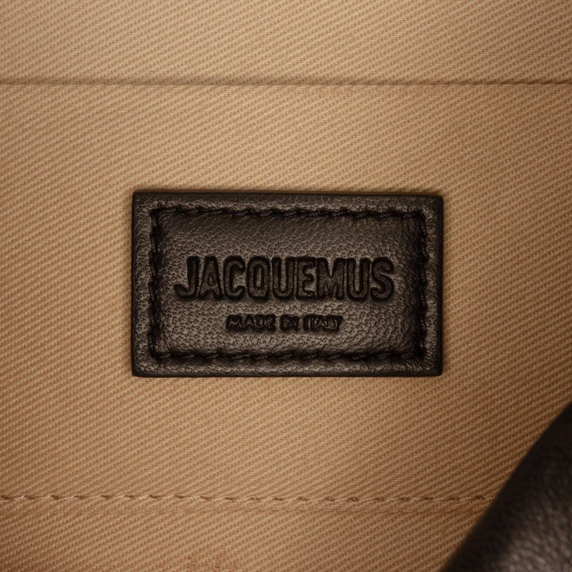 Jacquemus Leather La Pochette Rond Carre Clutch