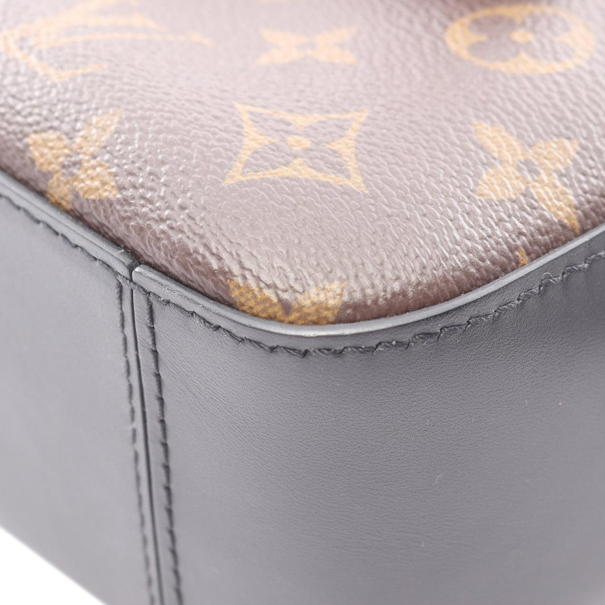 Louis Vuitton Monogram Saintonge