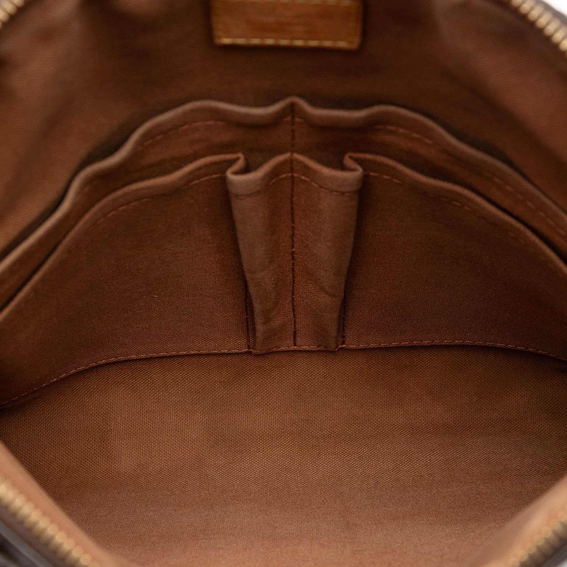Louis Vuitton Monogram Trotteur Beaubourg