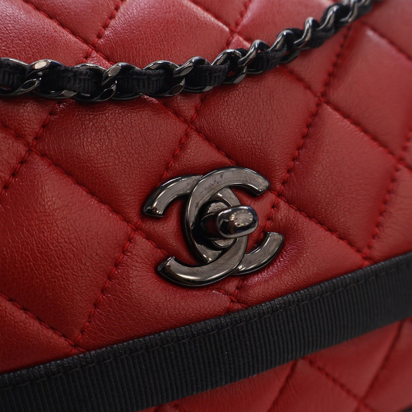 Chanel Medium CC Bicolor Quilted Lambskin Grosgrain Single Flap