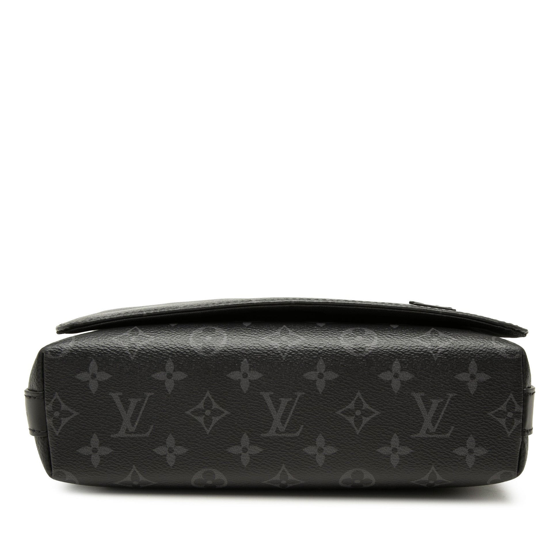 Louis Vuitton Monogram Eclipse District PM