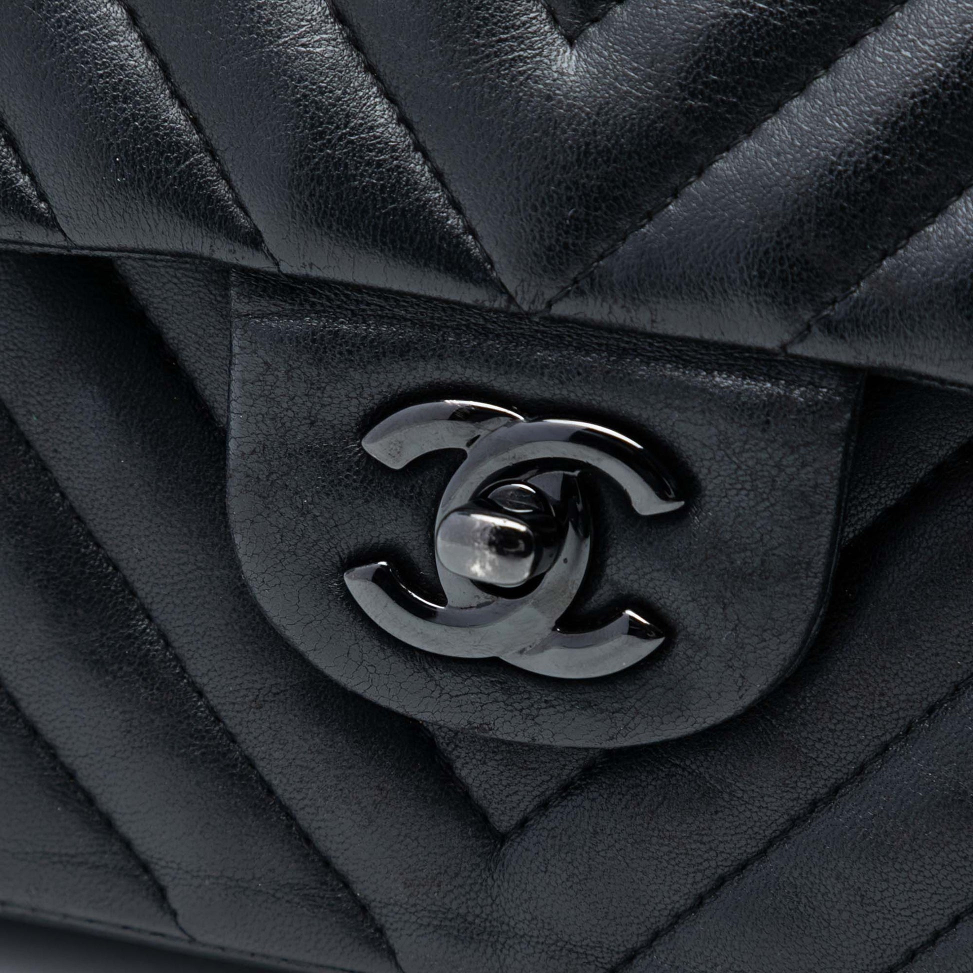 Medium Classic Chevron Lambskin So Black Double Flap