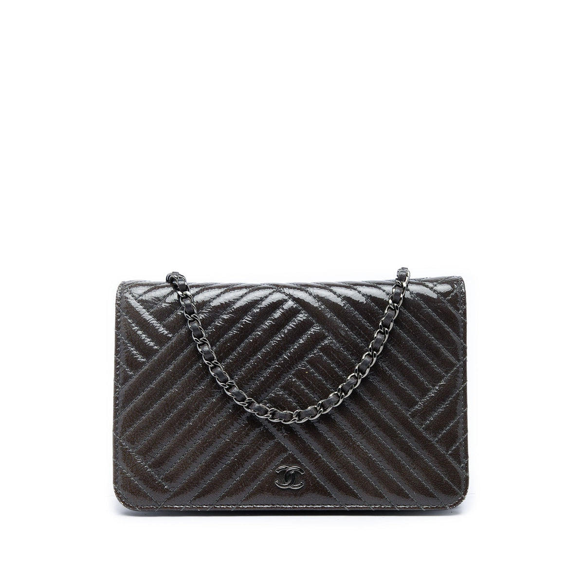 Chanel CC Distressed Chevron Patent Crossing Wallet On Chain — Brown