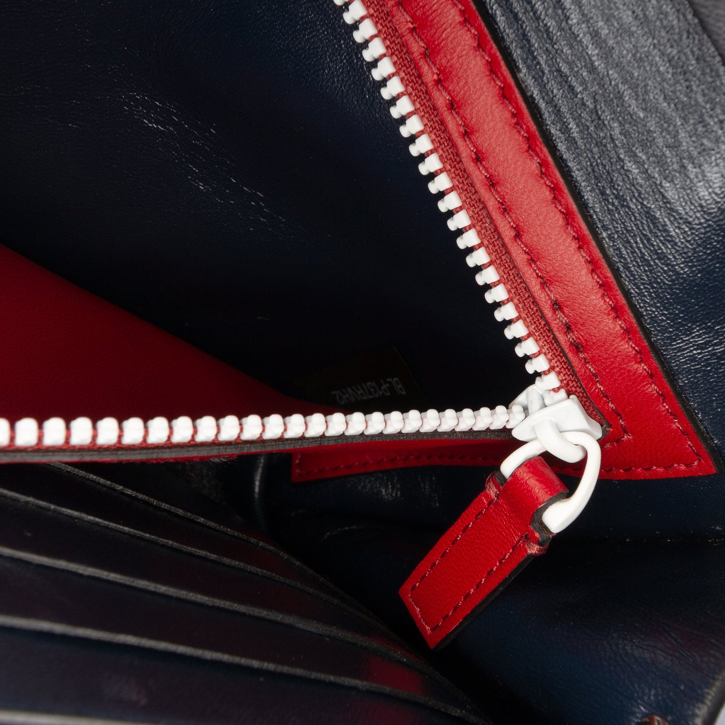 Valentino Quilted Lambskin Free Rockstud Spike Wallet On Chain