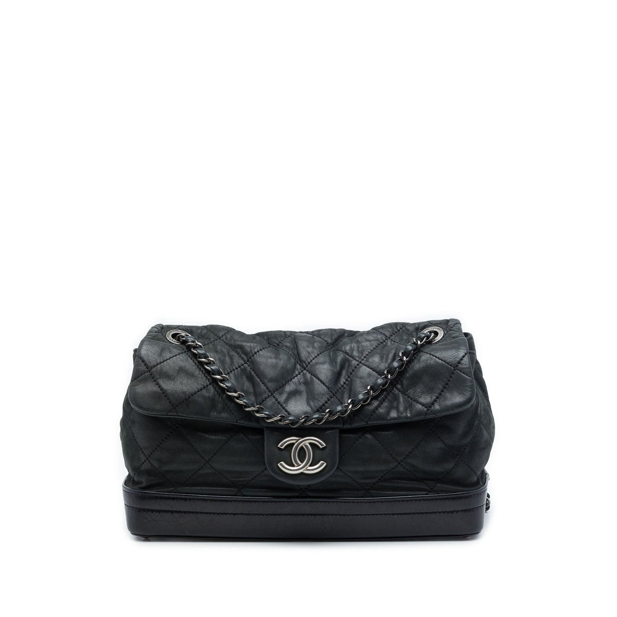 Chanel Quilted Iridescent Calfskin VIP Flap — Black