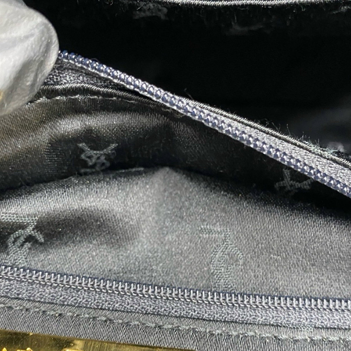 Saint Laurent Leather Handbag