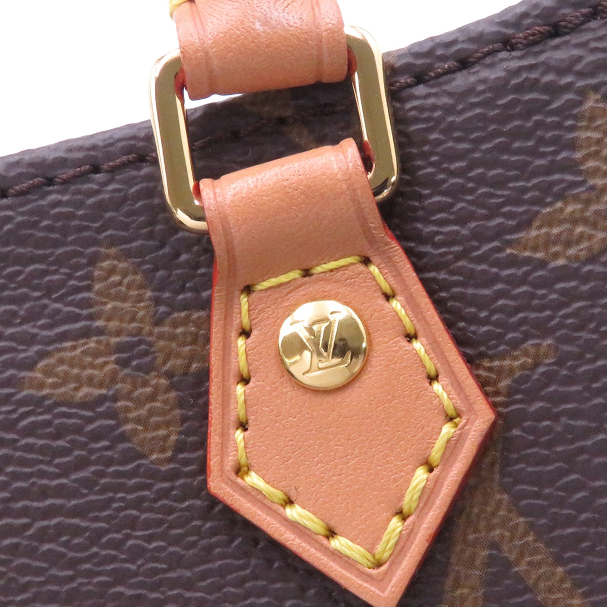 Louis Vuitton Monogram Petit Sac Plat