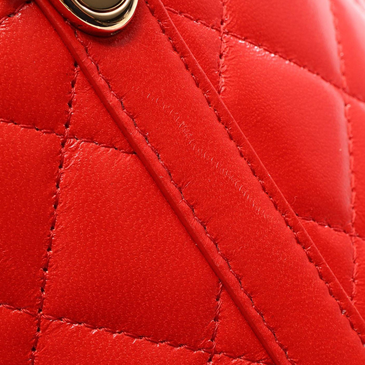 Chanel CC Quilted Lambskin Top Handle Round Vanity Case with Chain — Red