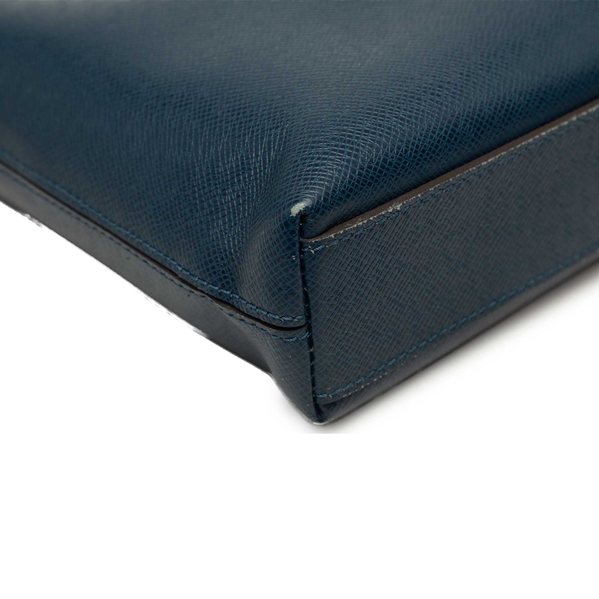 Louis Vuitton Taiga Anton Soft Briefcase