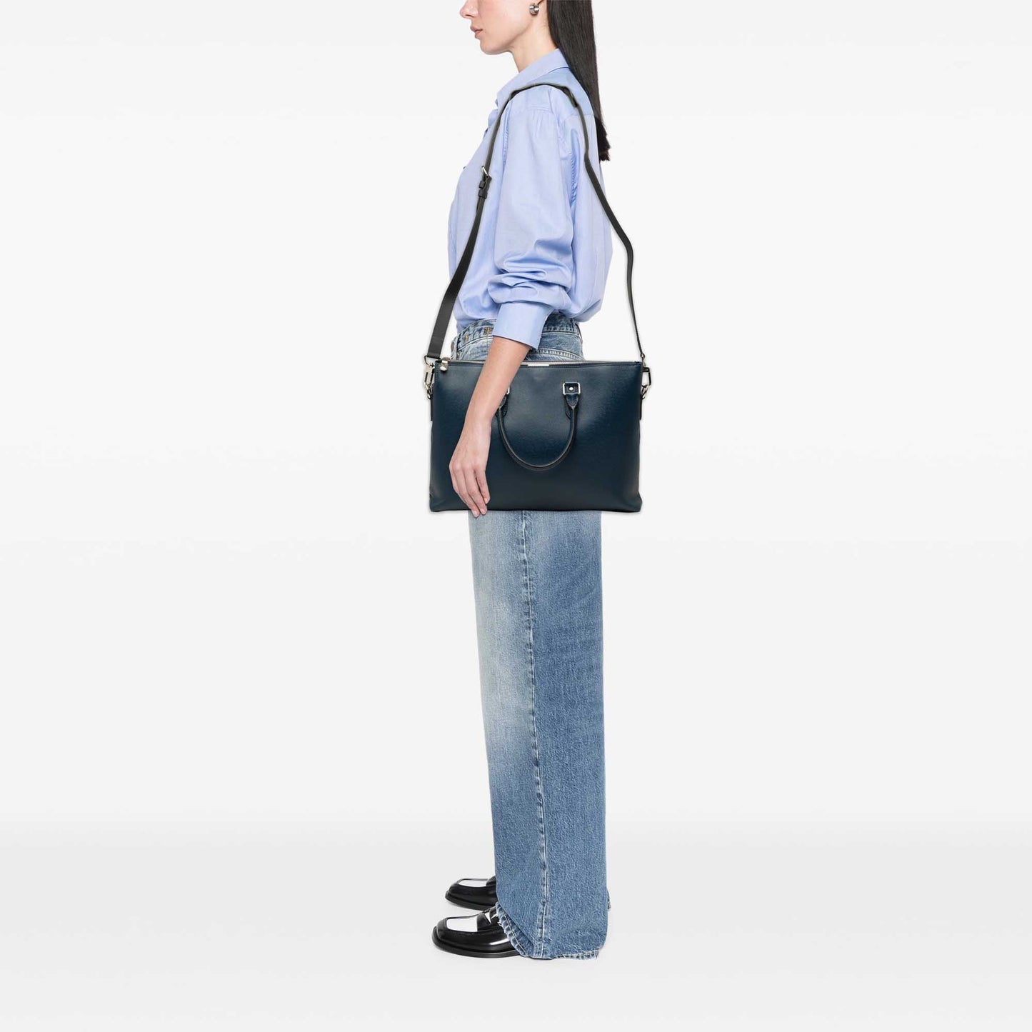 Louis Vuitton Taiga Anton Soft Briefcase