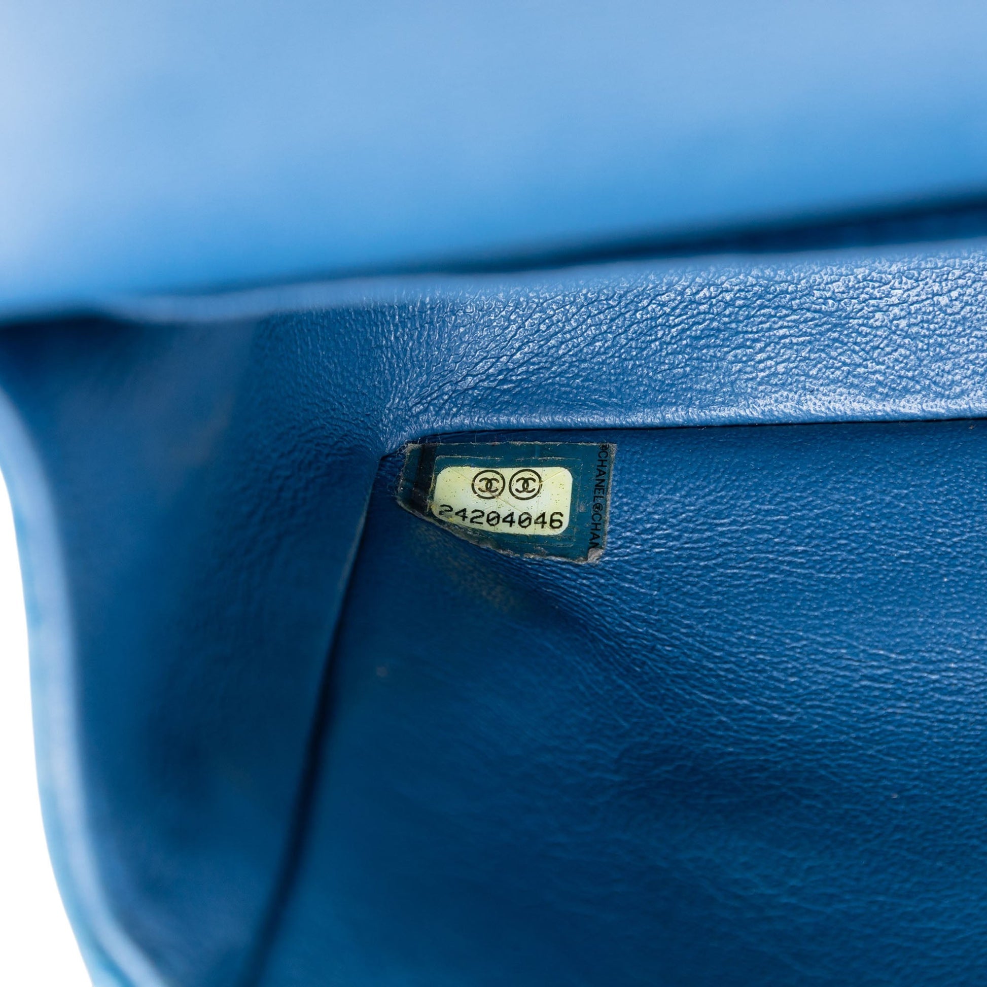 Medium Classic Calfskin Double Flap