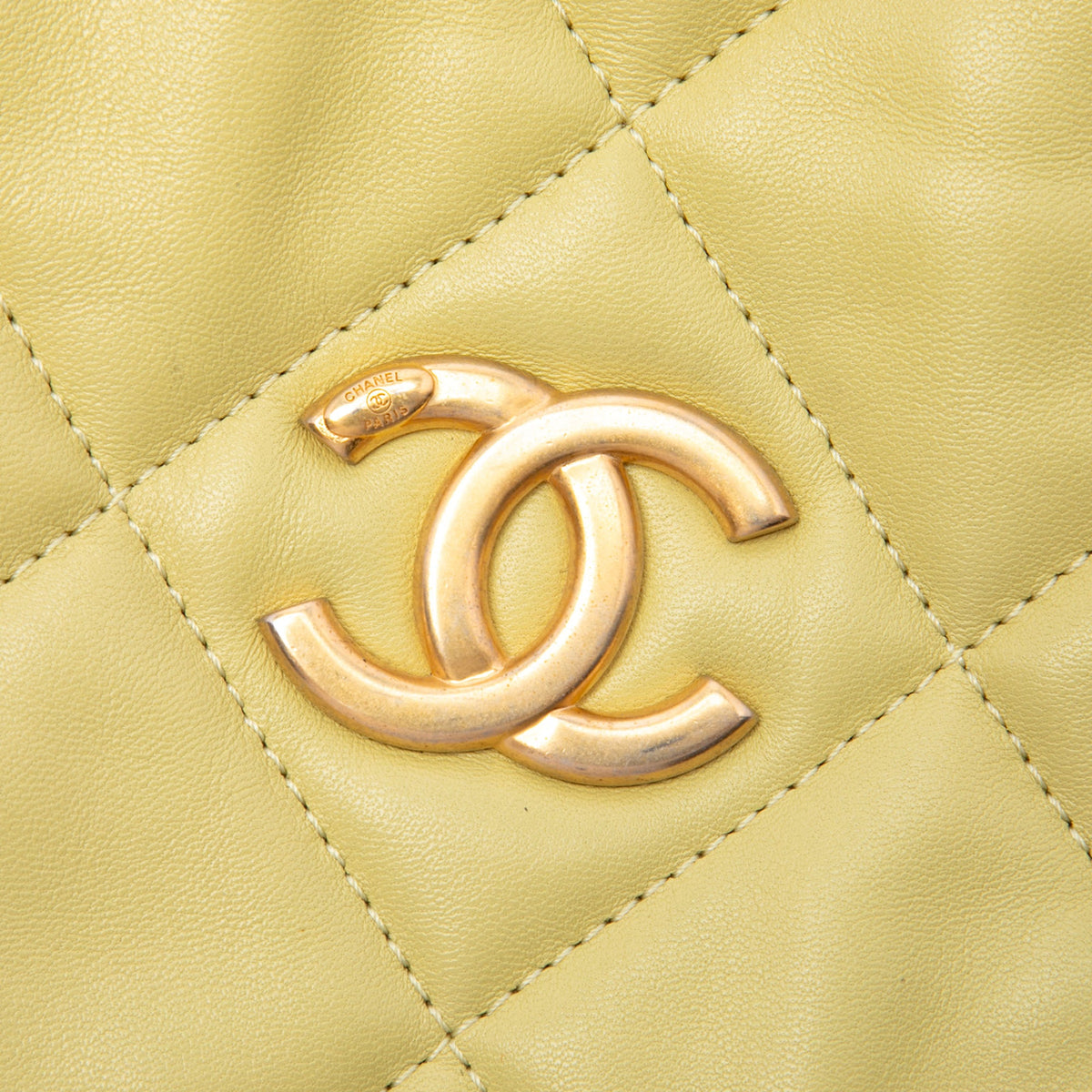 Chanel CC Quilted Lambskin Diamond Clutch with Chain