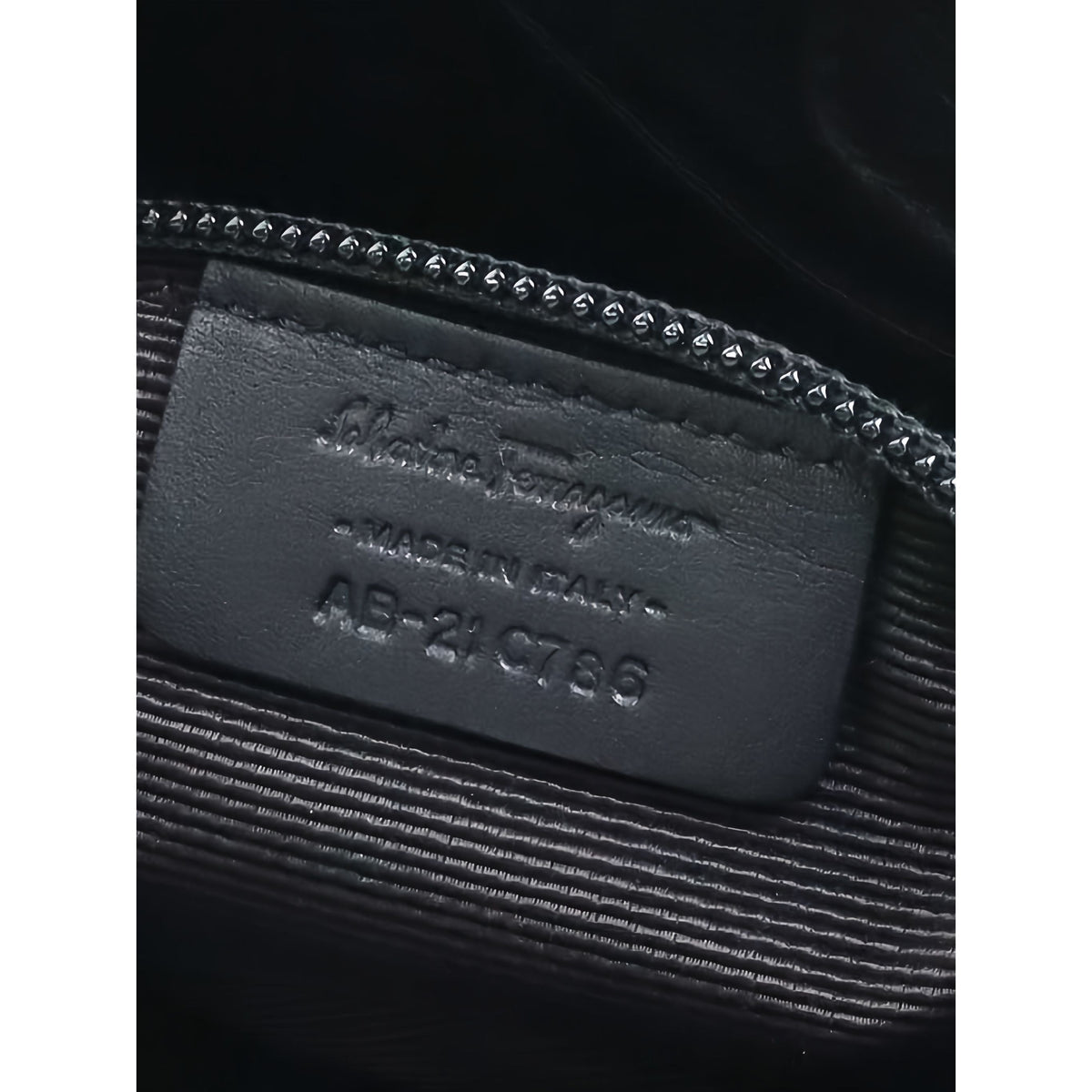 Ferragamo Leather Vara Bow Handbag — Black