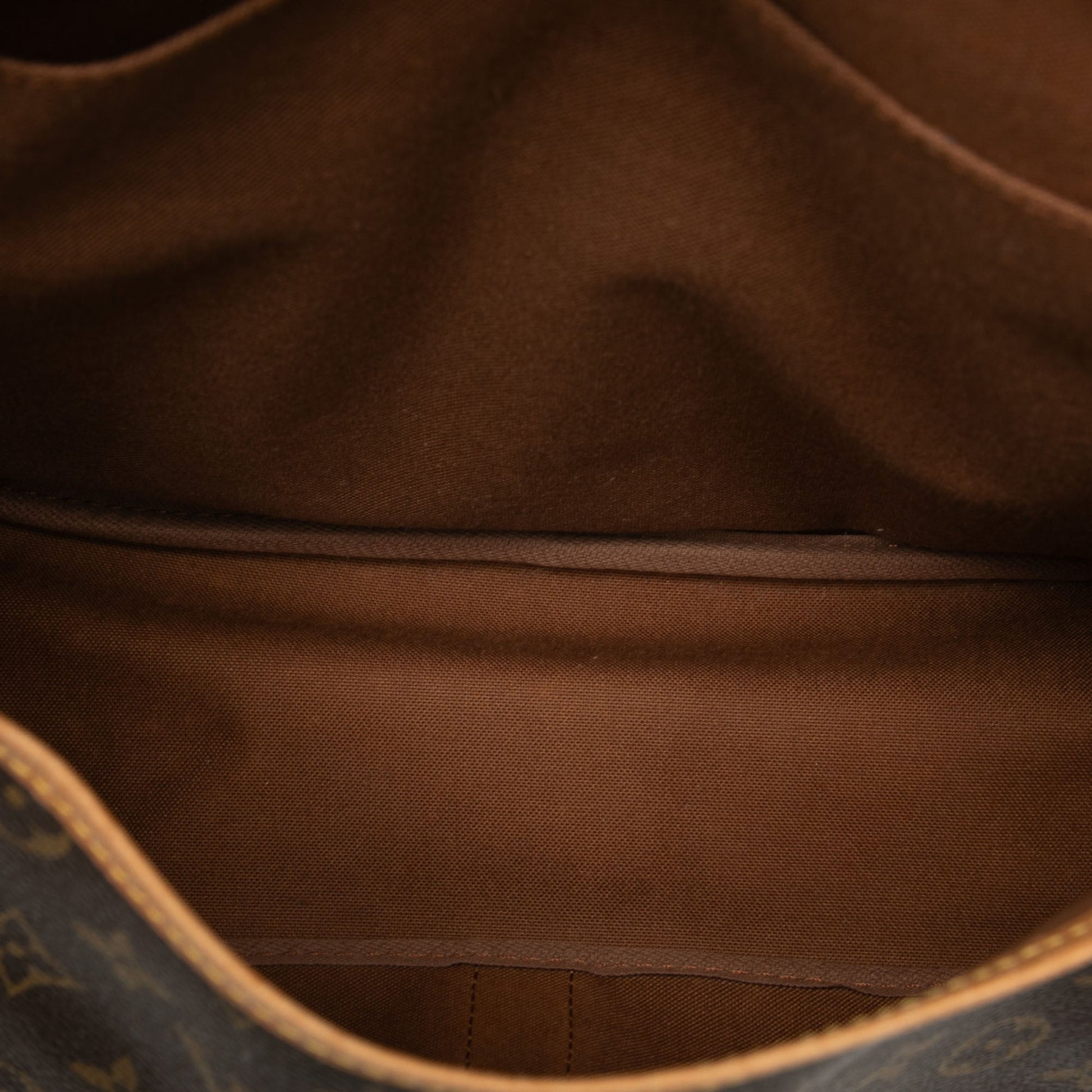 Monogram Saumur 35