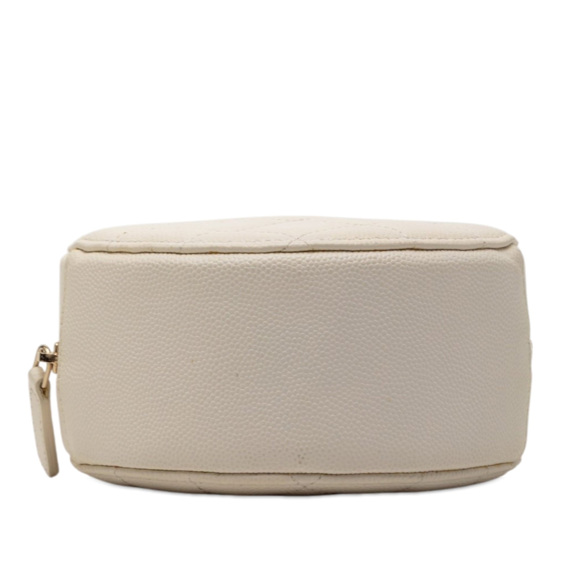 CC Quilted Caviar Round Clutch With Chain