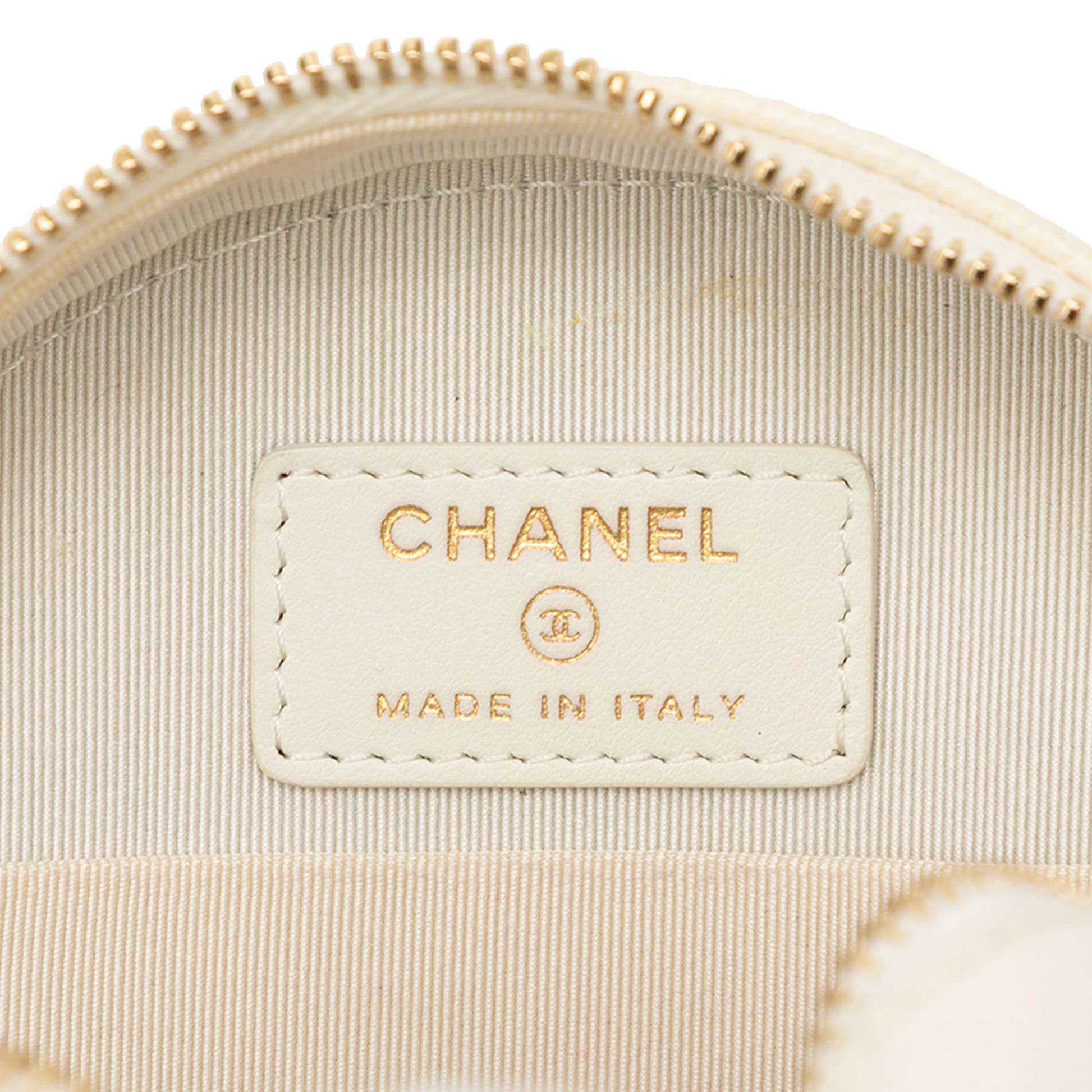 CC Quilted Caviar Round Clutch With Chain