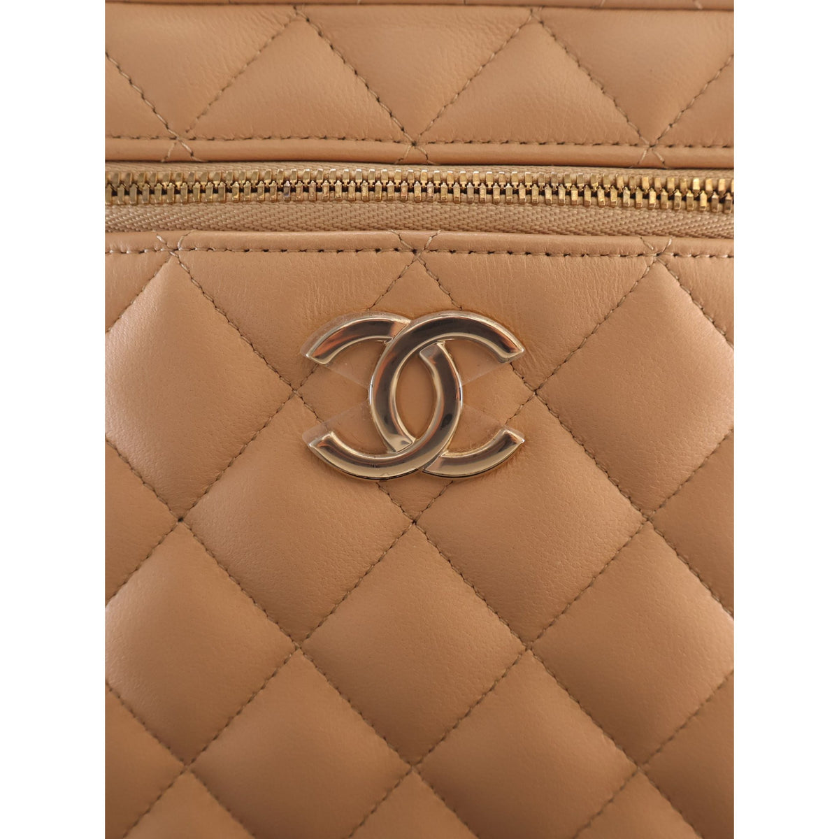 Chanel CC Quilted Lambskin Top Handle Vanity Case with Chain — Beige