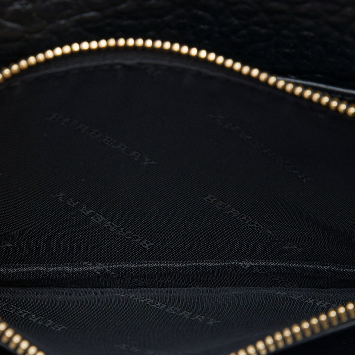 Burberry Textured Leather Madison Wallet On Chain — Black