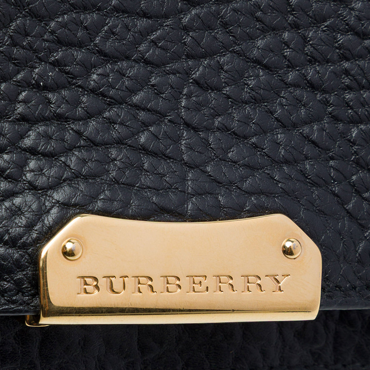 Burberry Textured Leather Madison Wallet On Chain — Black