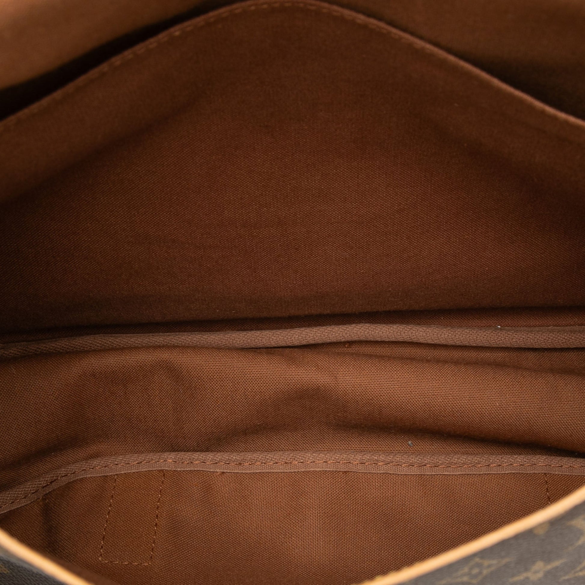Louis Vuitton Monogram Saumur 43