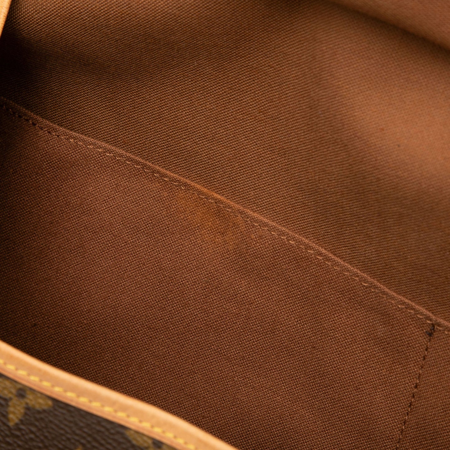 Louis Vuitton Monogram Saumur 43