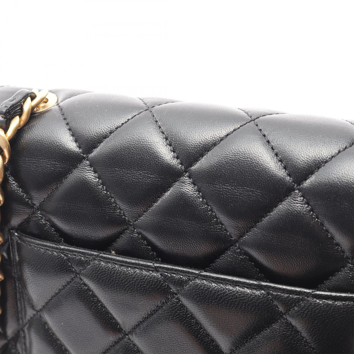 Chanel Mini Quilted Lambskin CC Logo Flap — Black