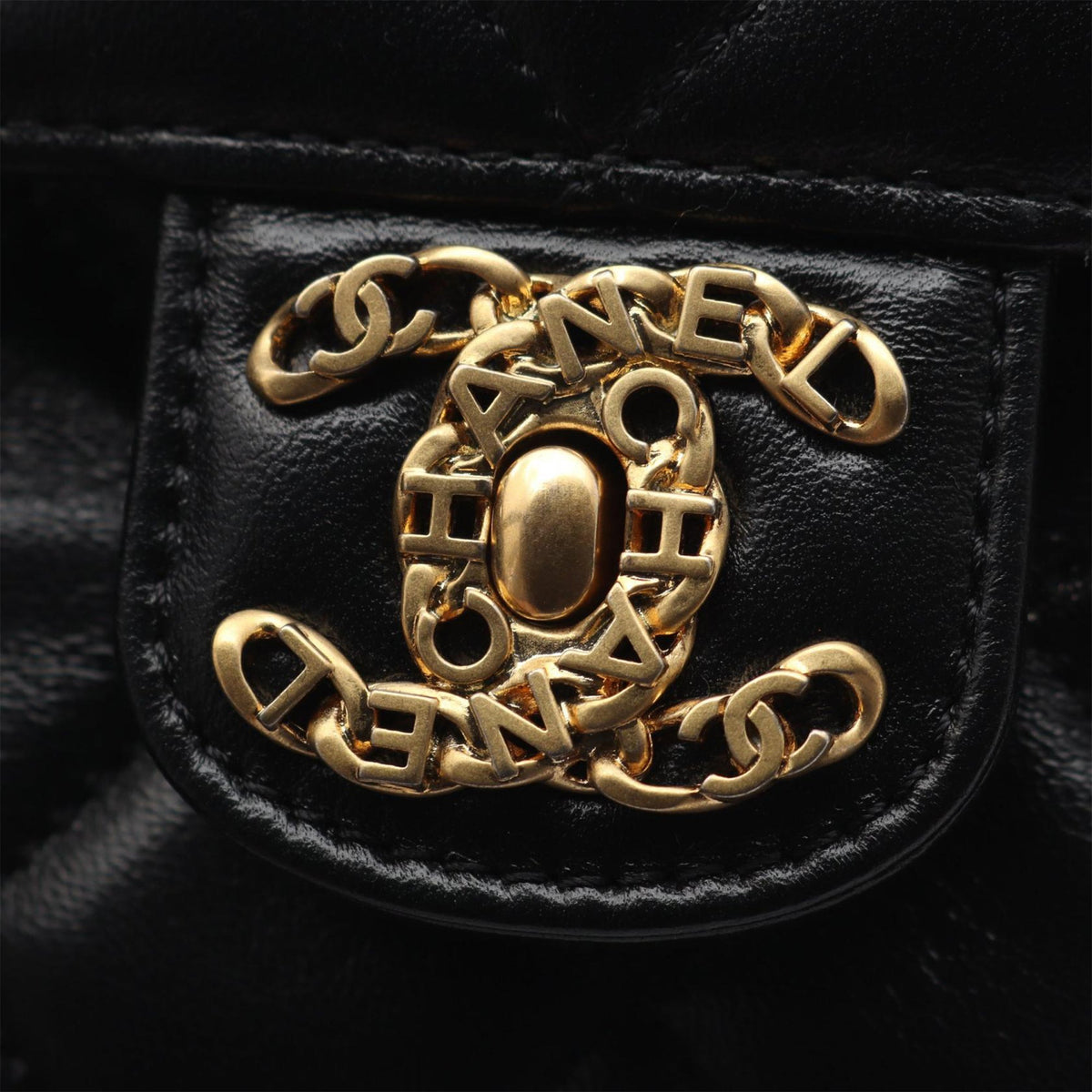Chanel Mini Quilted Lambskin CC Logo Flap — Black