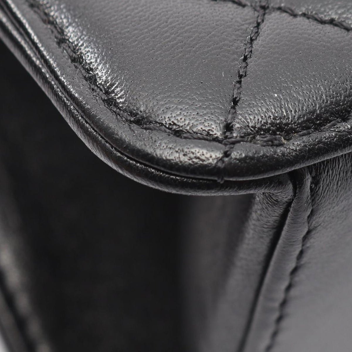 Chanel Mini Quilted Lambskin CC Logo Flap — Black