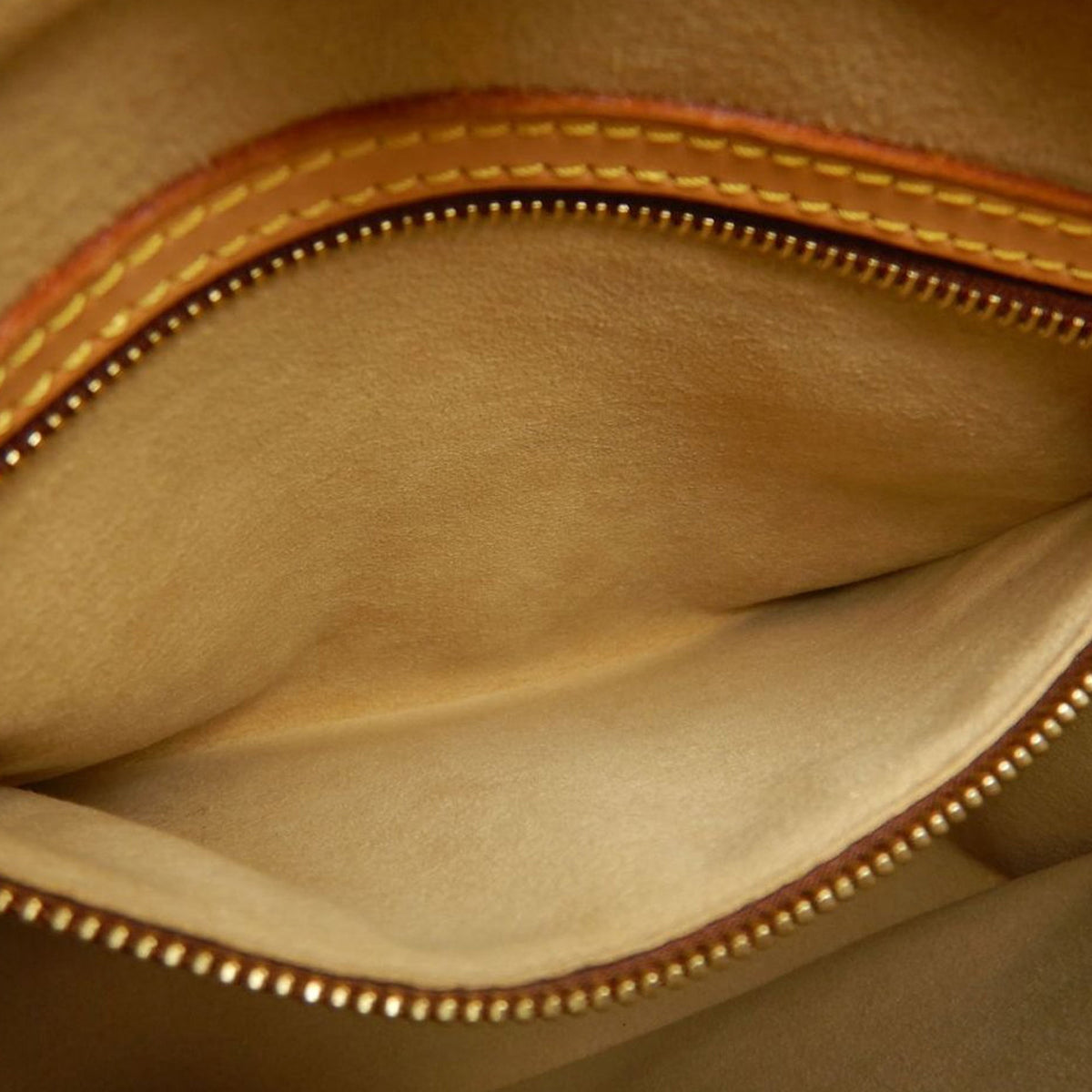 Louis Vuitton Monogram Looping MM