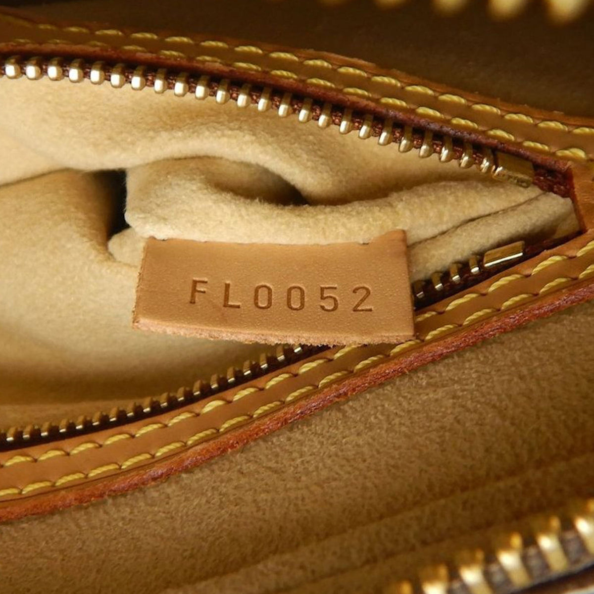 Louis Vuitton Monogram Looping MM