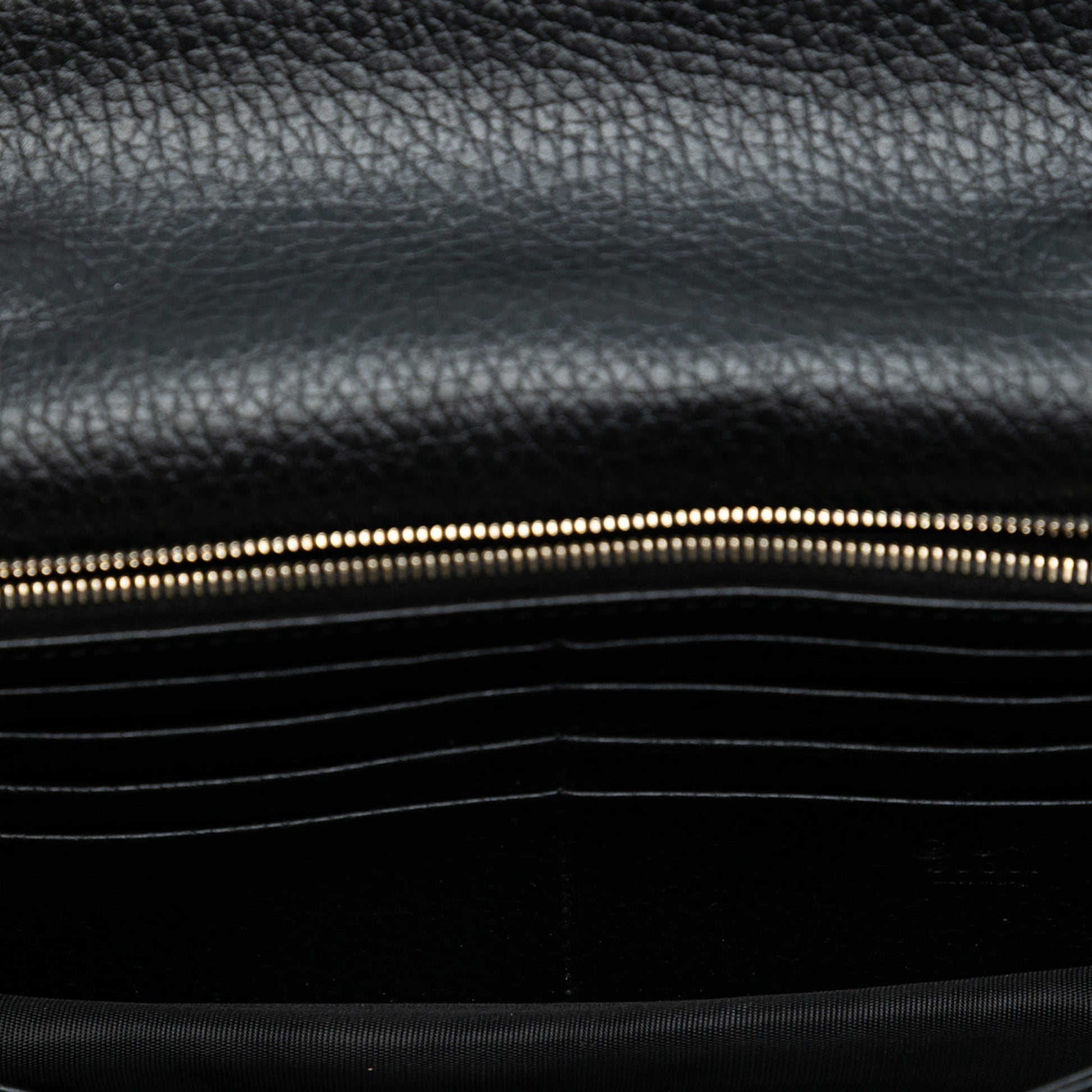 Gucci Leather Interlocking G Dollar Wallet on Chain