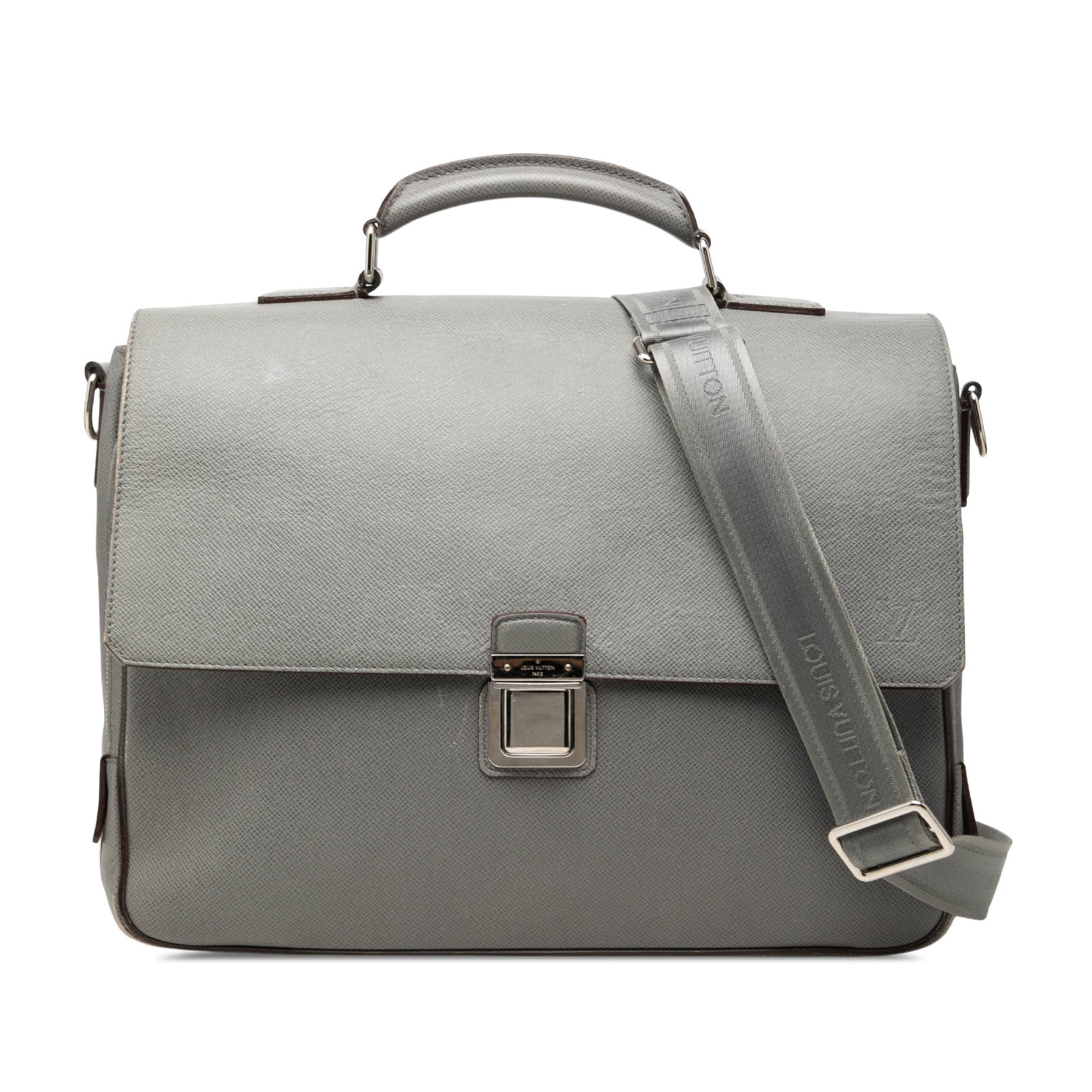 Louis Vuitton Taiga Vassili GM