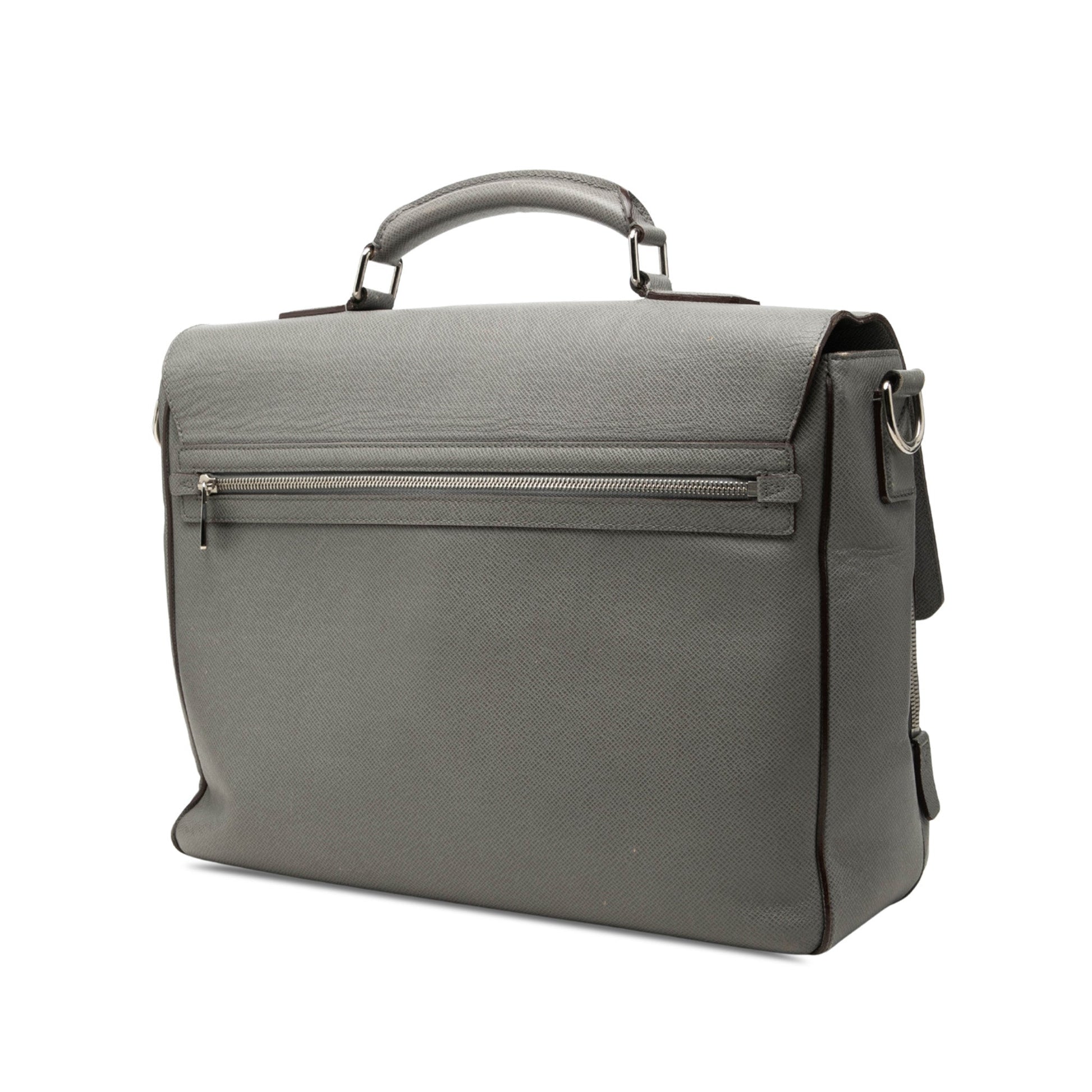 Louis Vuitton Taiga Vassili GM