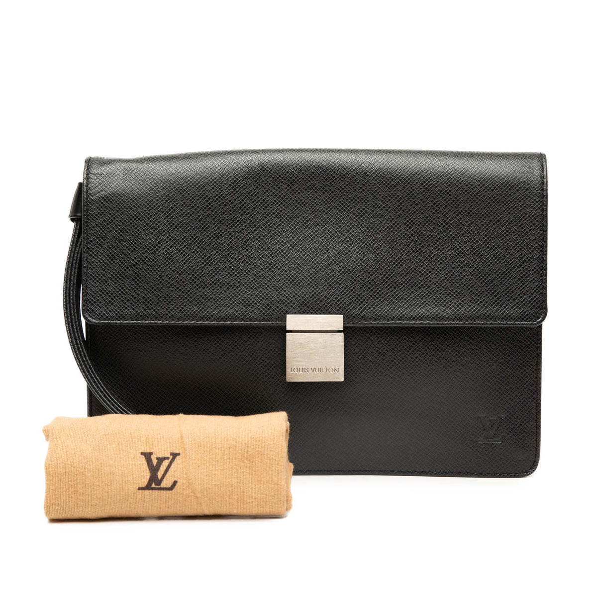 Louis Vuitton Taiga Selenga