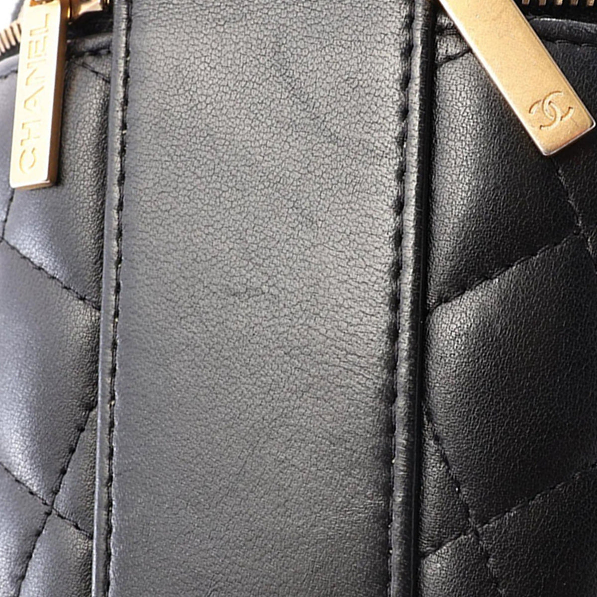 Chanel Quilted Lambskin Afternoon Tea Vanity Case with Chain — Black