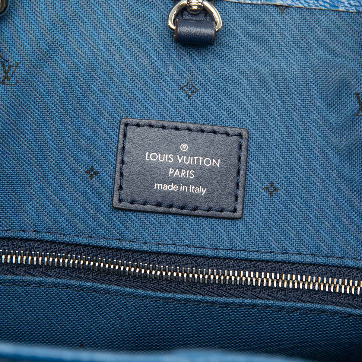 Louis Vuitton Monogram Giant Escale OntheGo GM — Blue