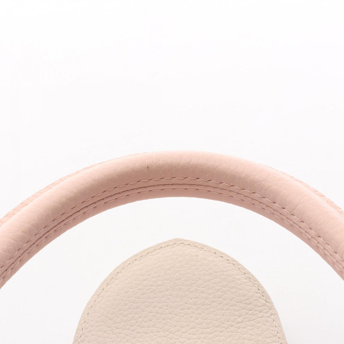 Louis Vuitton Taurillon Capucines MM — Black