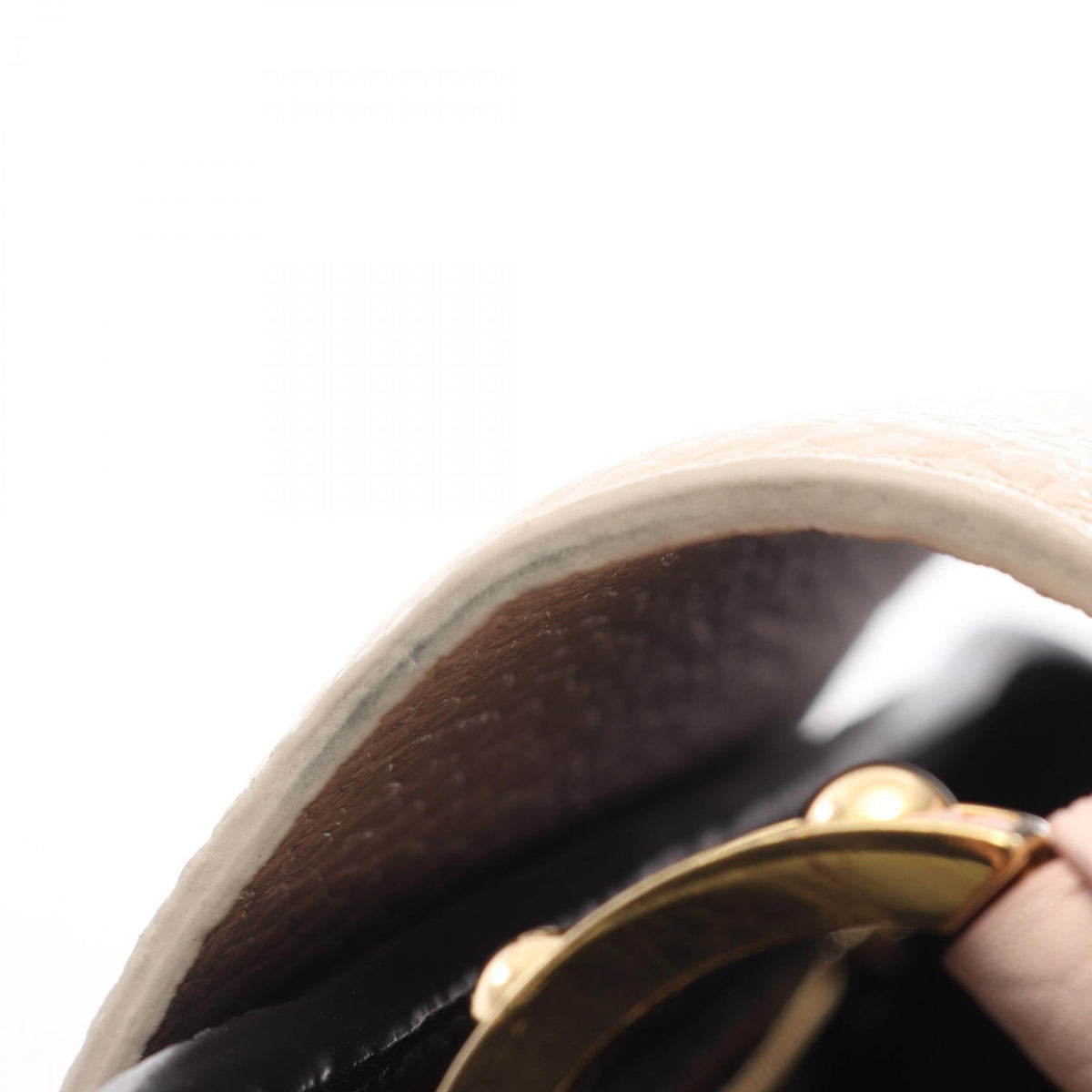 Louis Vuitton Taurillon Capucines MM — Black